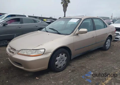 2000 Honda Accord 2.3 Lx z USA, uszkodzony, nr VIN 3HGCG6659YG704575